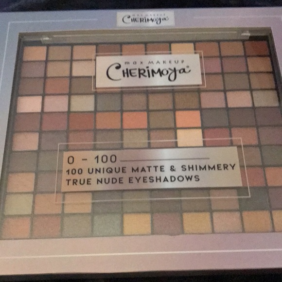 Shadow pallets nude colors - Picture 2 of 3